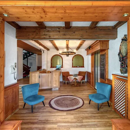 Hotel H+ 3*