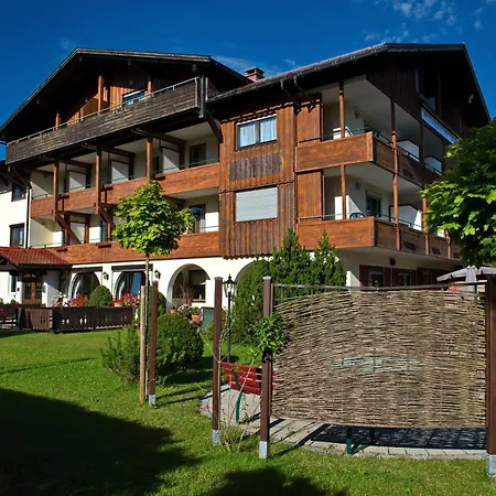 H+ Szálloda 3*